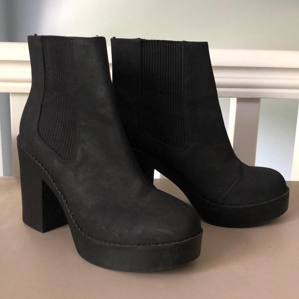 Black Chunky Heel Booties!